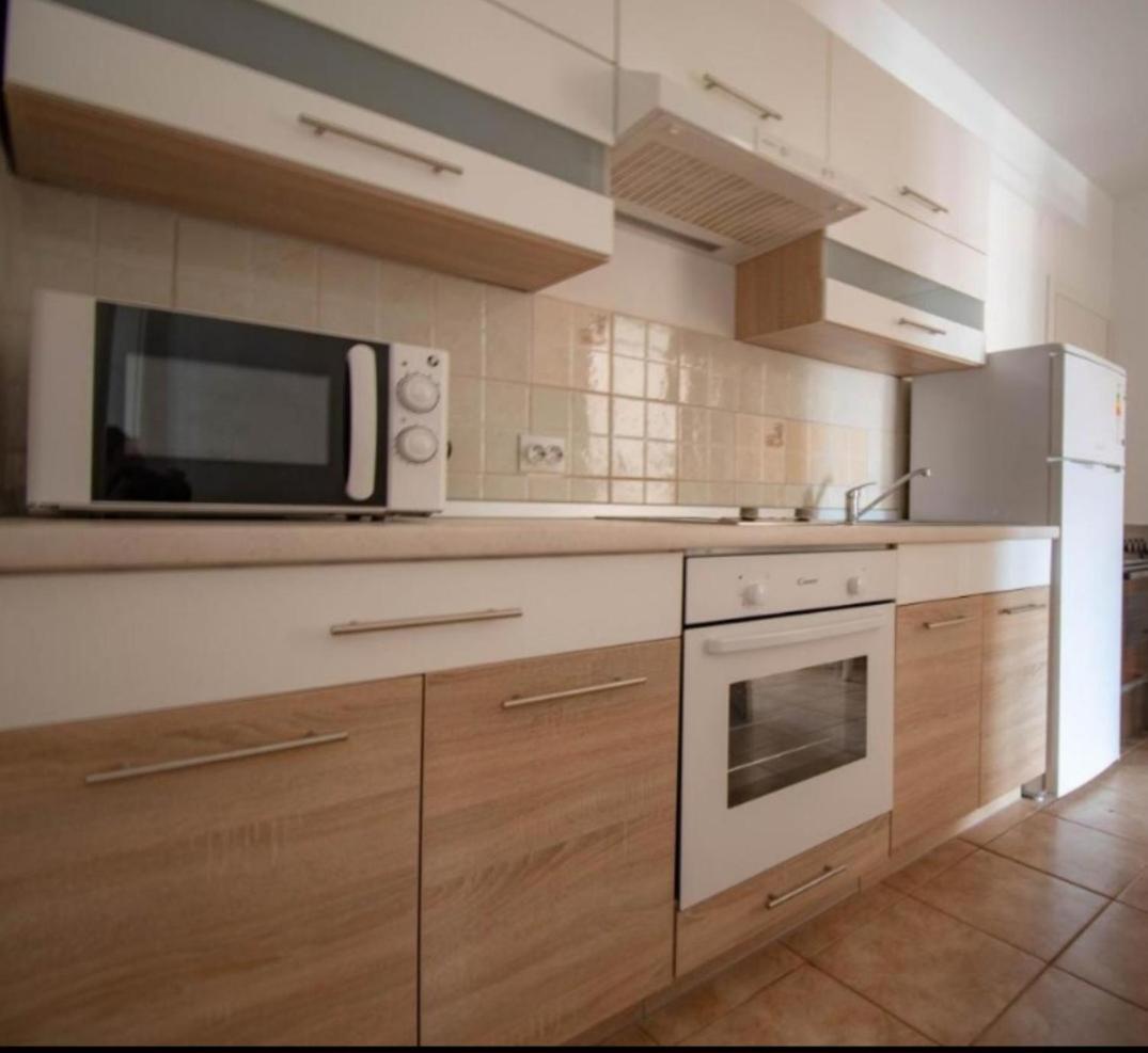 Apartments Betty Borik Rovigno Esterno foto