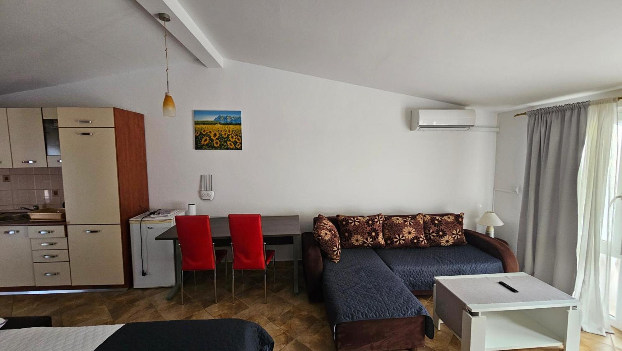 Apartments Betty Borik Rovigno Esterno foto