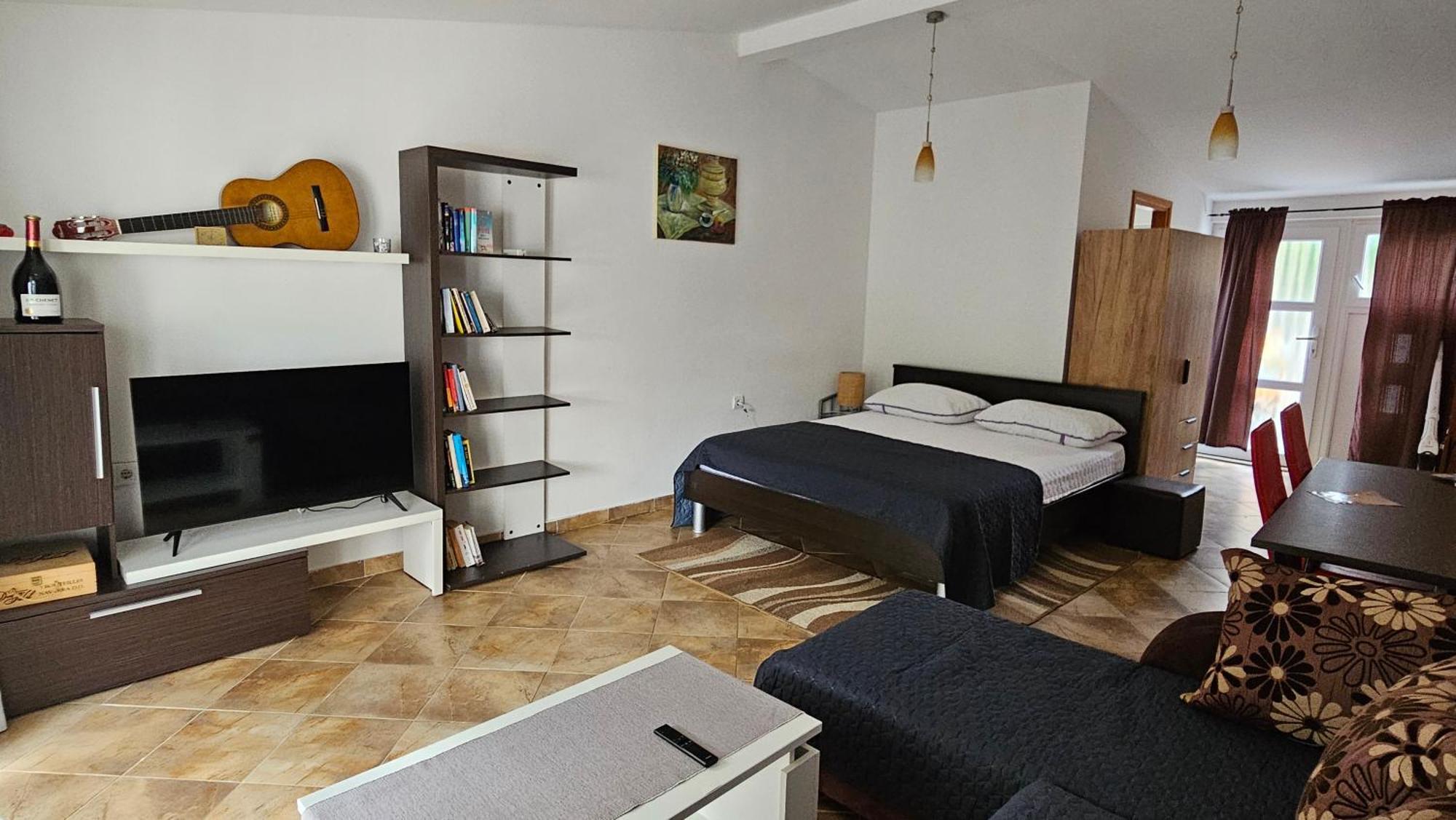 Apartments Betty Borik Rovigno Esterno foto